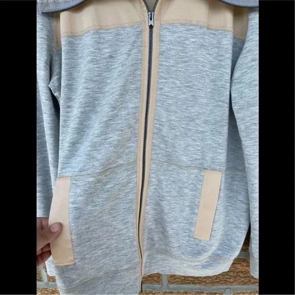 St. John Jersey Jacket full zipper medium - Picture 3 of 9